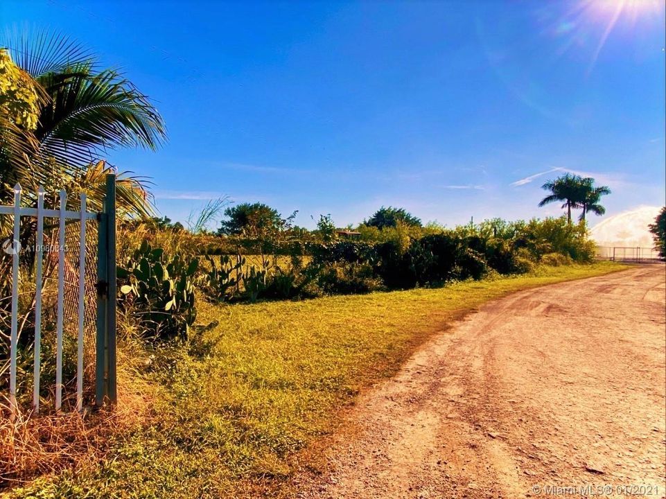 Vendido Recientemente: $258,000 (2.50 acres)