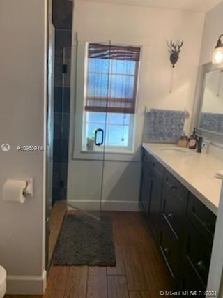 Recently Rented: $1,950 (2 beds, 2 baths, 1325 Square Feet)
