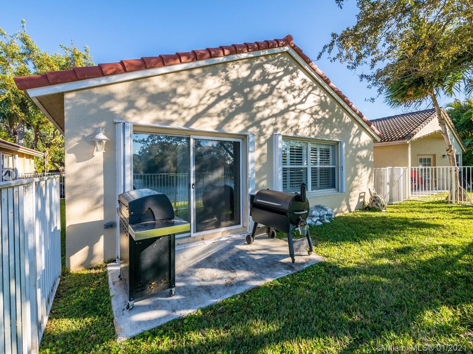 Recently Sold: $500,000 (3 beds, 2 baths, 1615 Square Feet)