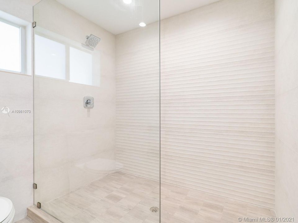 最近租的: $8,500 (4 贝兹, 3 浴室, 2510 平方英尺)