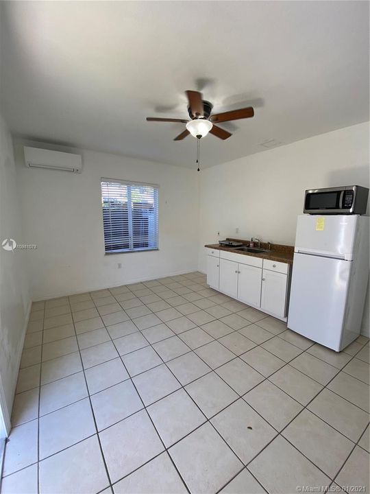 Recently Rented: $800 (1 beds, 1 baths, 180 Square Feet)