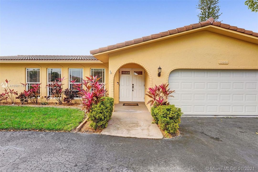 Recently Sold: $435,000 (4 beds, 2 baths, 1802 Square Feet)