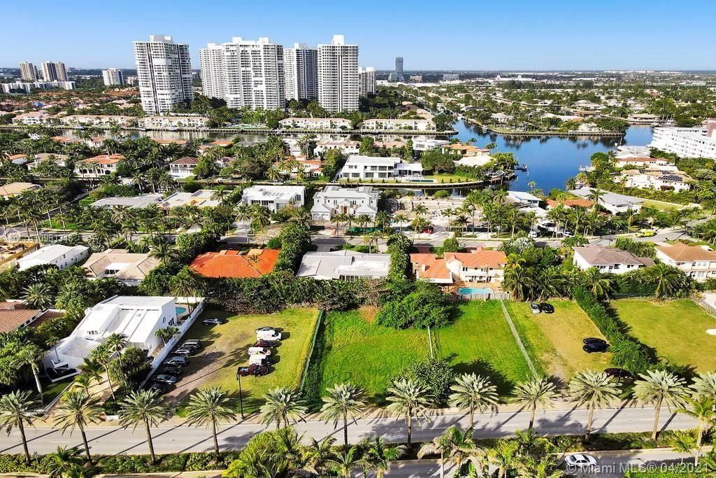 Недавно продано: $1,390,000 (0.25 acres)