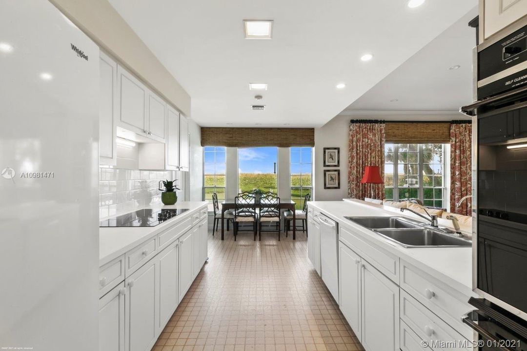 Kitchen with Breakfast Nook