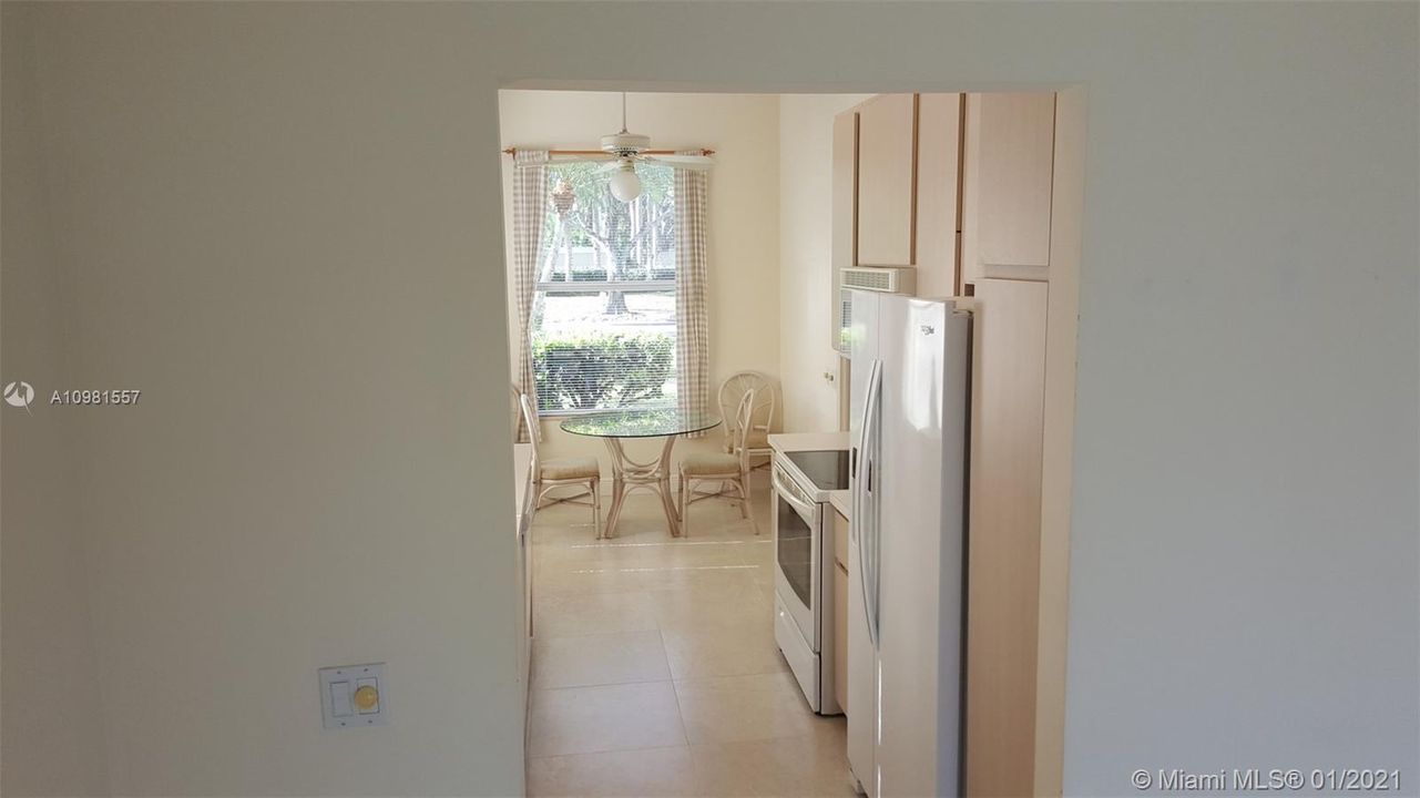 Vendido Recientemente: $339,900 (3 camas, 2 baños, 1563 Pies cuadrados)