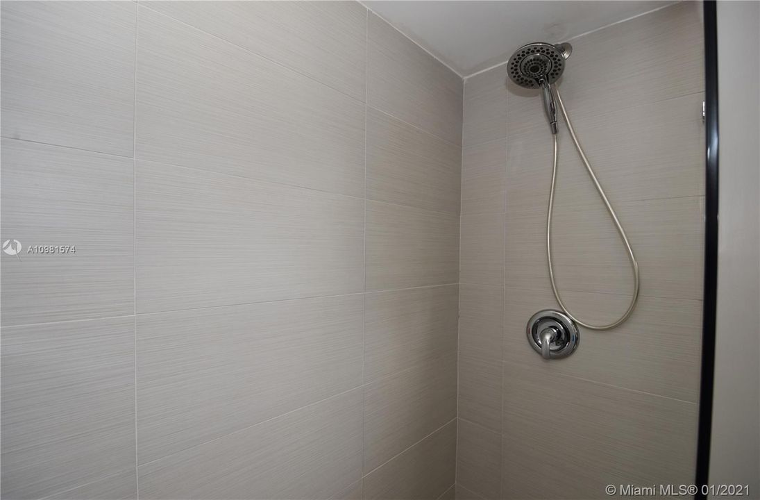 Vendido Recientemente: $350,000 (3 camas, 2 baños, 1837 Pies cuadrados)