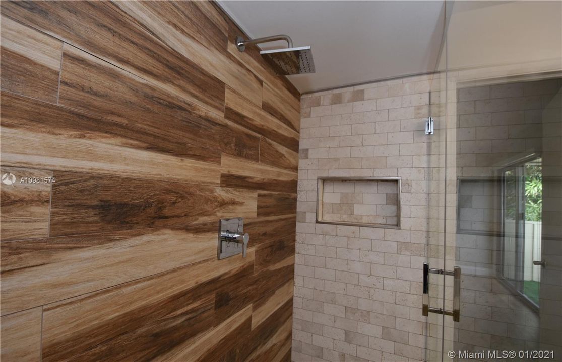 Vendido Recientemente: $350,000 (3 camas, 2 baños, 1837 Pies cuadrados)