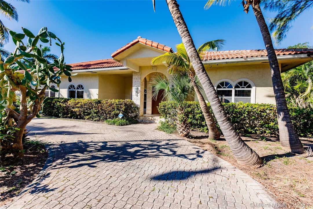 Recently Sold: $1,695,000 (4 beds, 3 baths, 3641 Square Feet)