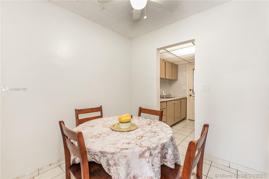 Recently Sold: $55,000 (1 beds, 1 baths, 688 Square Feet)