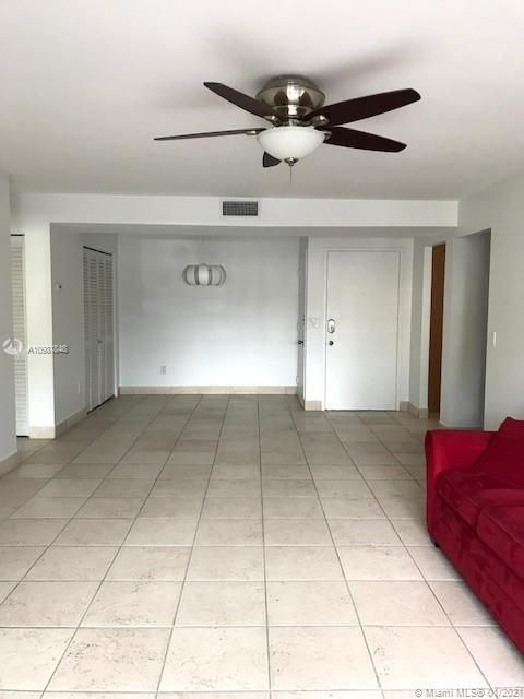 Recently Rented: $1,600 (2 beds, 2 baths, 1075 Square Feet)