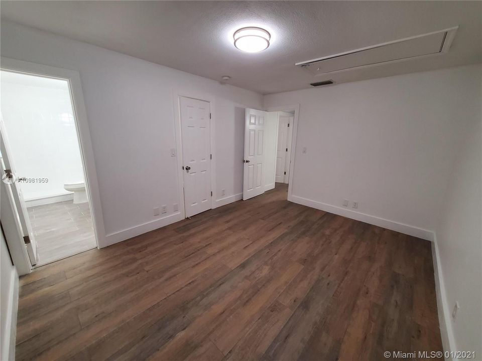 Recently Sold: $164,900 (2 beds, 2 baths, 912 Square Feet)