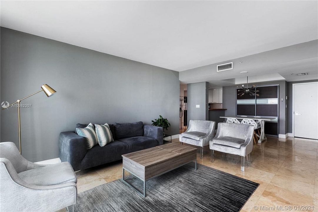 Recently Sold: $439,000 (1 beds, 1 baths, 746 Square Feet)