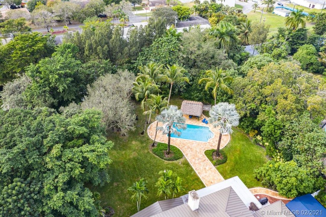 Vendido Recientemente: $1,499,000 (5 camas, 4 baños, 4746 Pies cuadrados)