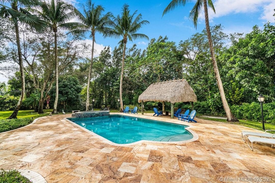 Vendido Recientemente: $1,499,000 (5 camas, 4 baños, 4746 Pies cuadrados)