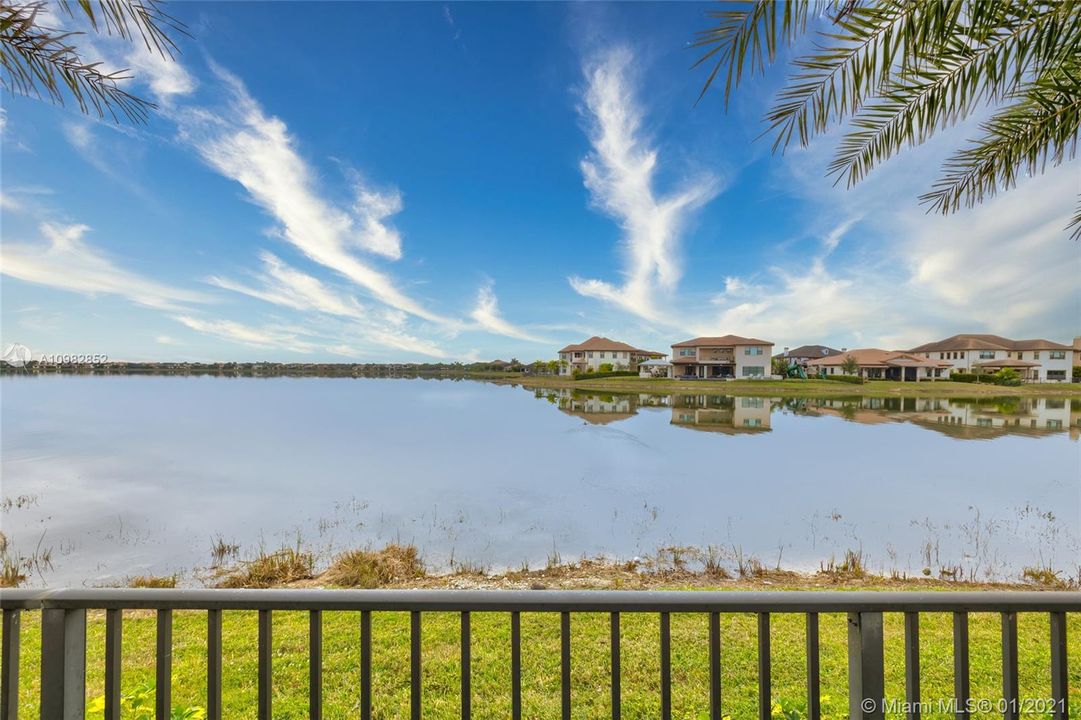 Recently Sold: $1,100,000 (4 beds, 4 baths, 3494 Square Feet)