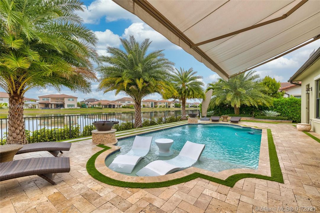 Recently Sold: $1,100,000 (4 beds, 4 baths, 3494 Square Feet)