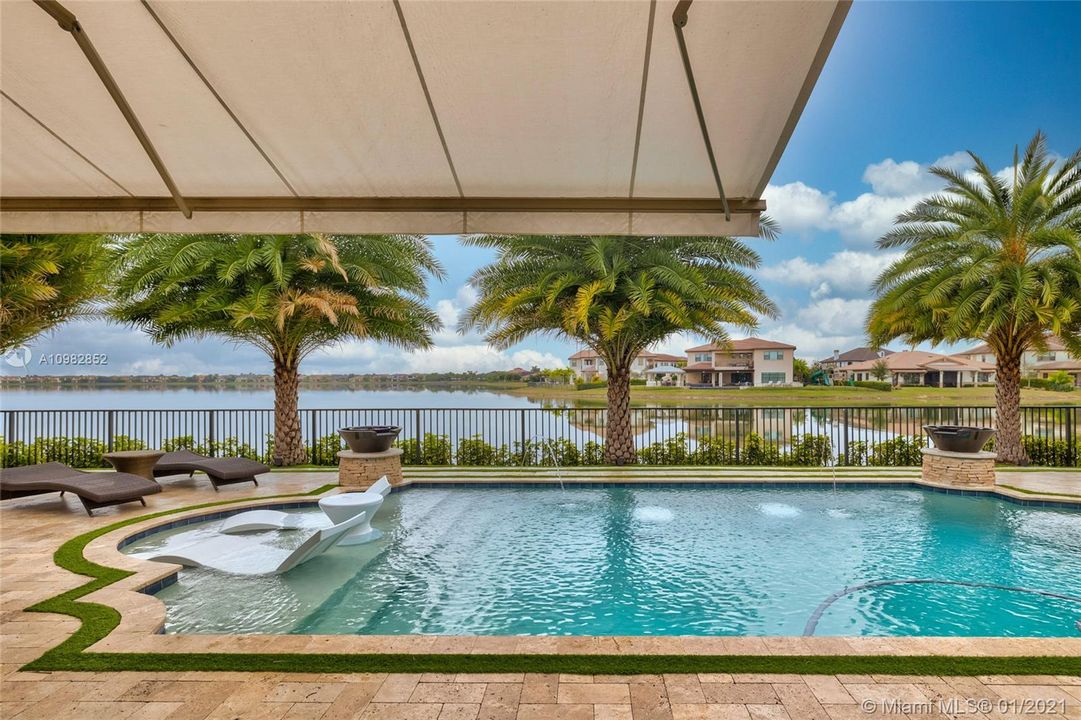 Recently Sold: $1,100,000 (4 beds, 4 baths, 3494 Square Feet)