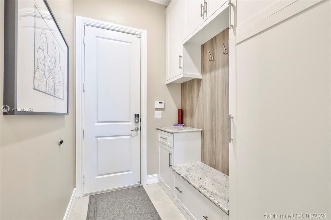 Recently Sold: $1,100,000 (4 beds, 4 baths, 3494 Square Feet)