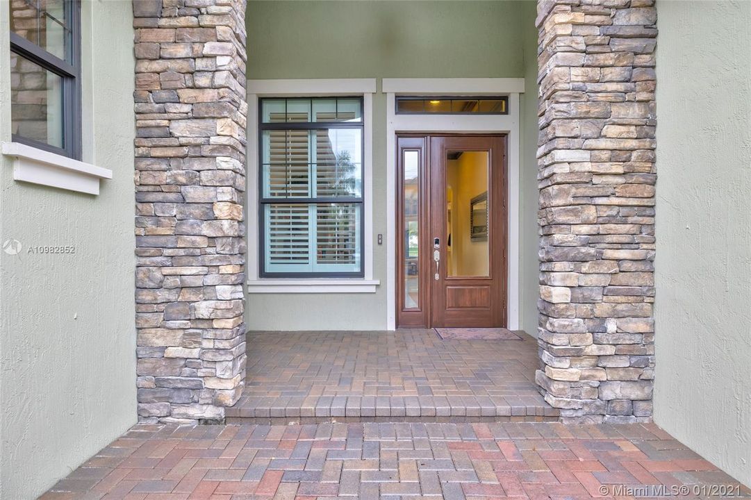 Recently Sold: $1,100,000 (4 beds, 4 baths, 3494 Square Feet)