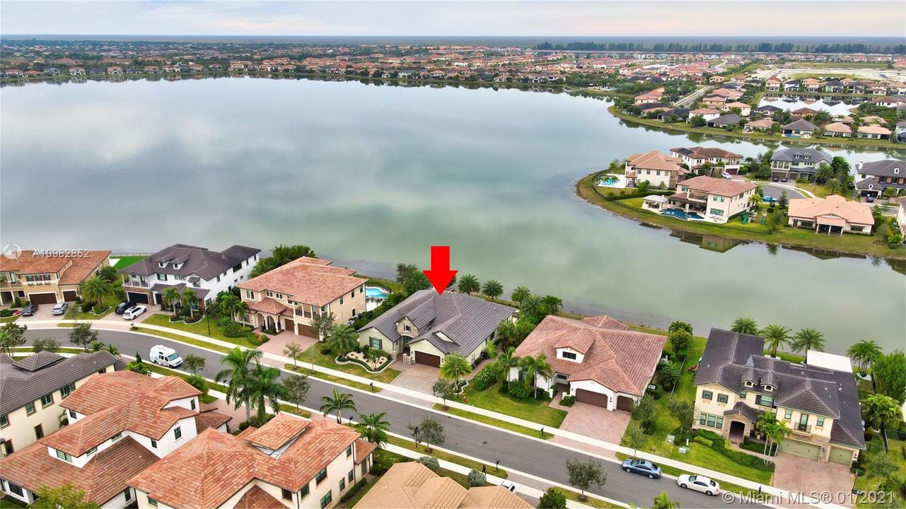 Recently Sold: $1,100,000 (4 beds, 4 baths, 3494 Square Feet)
