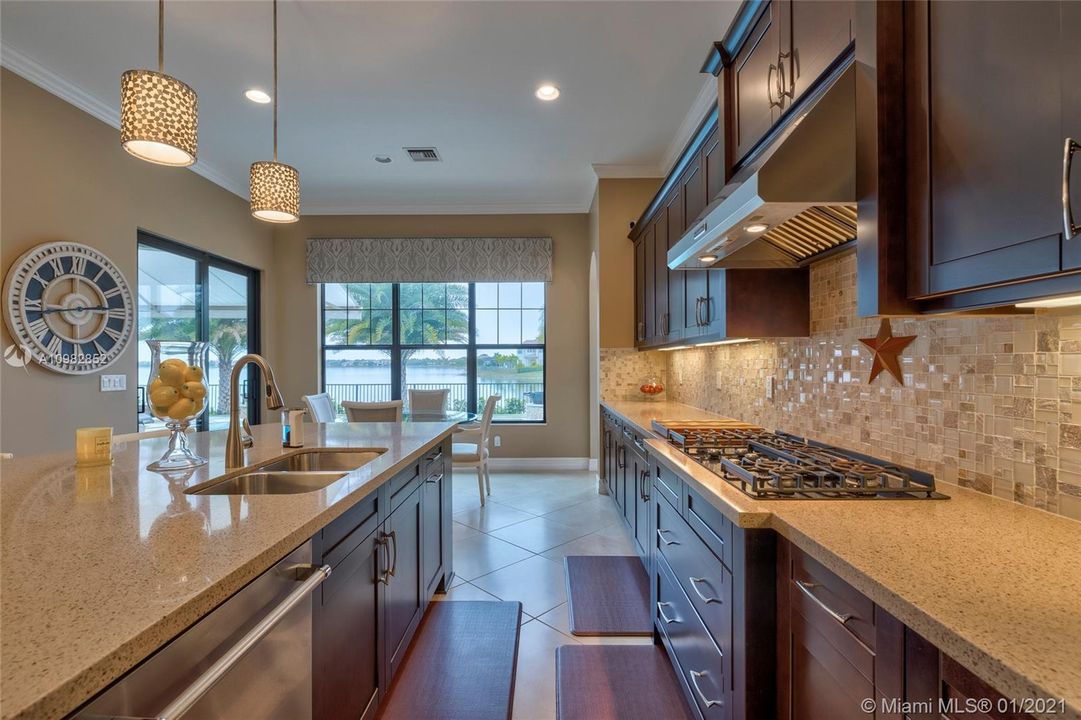 Recently Sold: $1,100,000 (4 beds, 4 baths, 3494 Square Feet)