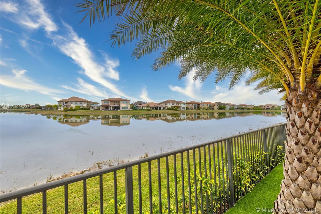 Recently Sold: $1,100,000 (4 beds, 4 baths, 3494 Square Feet)