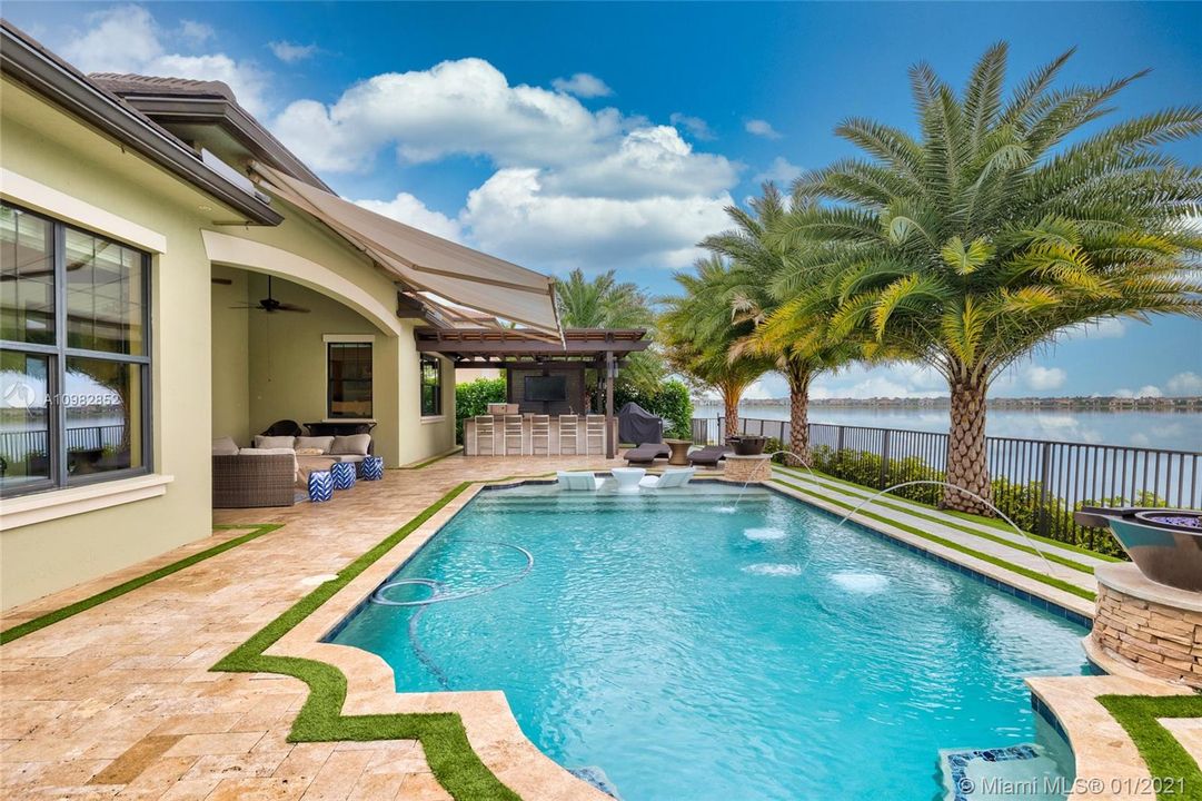 Recently Sold: $1,100,000 (4 beds, 4 baths, 3494 Square Feet)