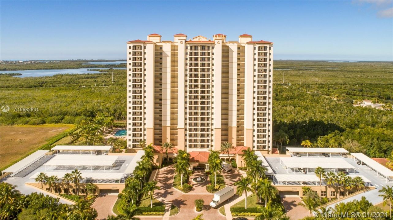 Недавно продано: $340,000 (2 спален, 2 ванн, 1544 Квадратных фут)
