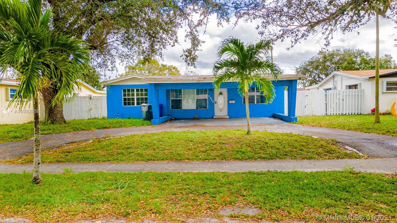 Recently Sold: $250,000 (3 beds, 2 baths, 1586 Square Feet)