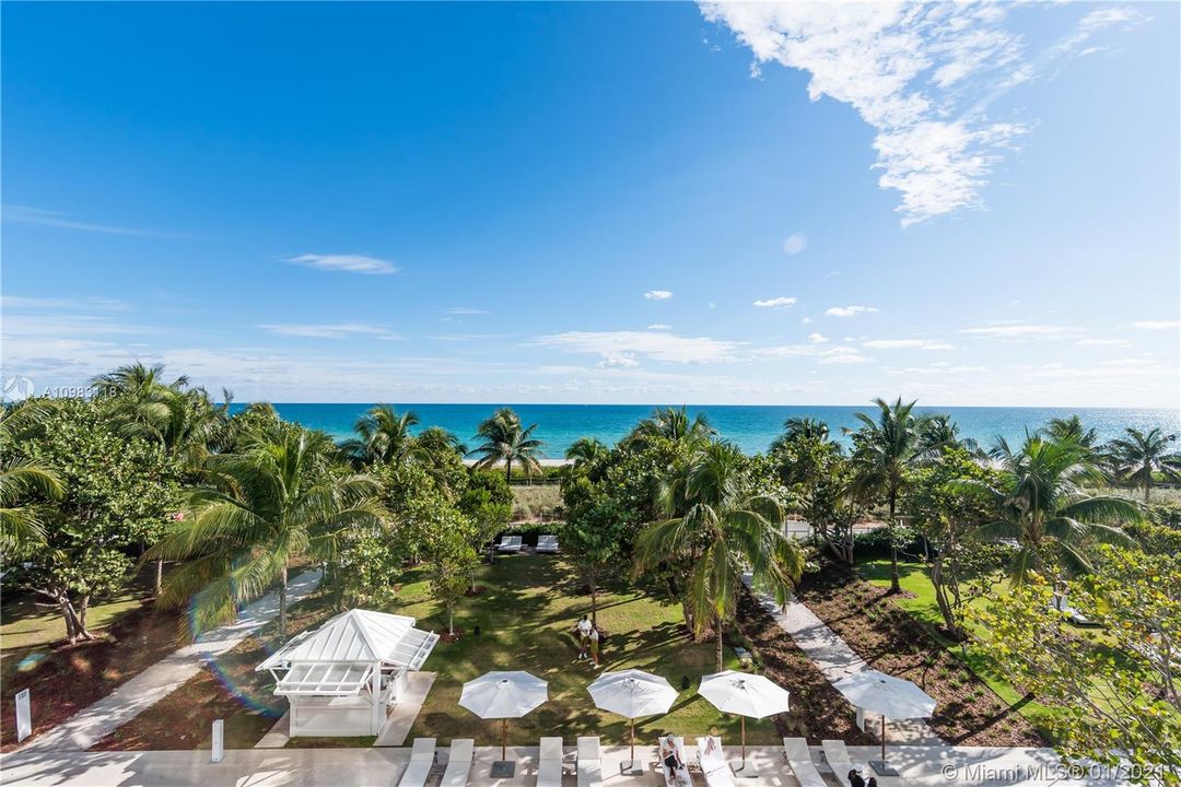 Recently Sold: $12,700,000 (4 beds, 5 baths, 3948 Square Feet)