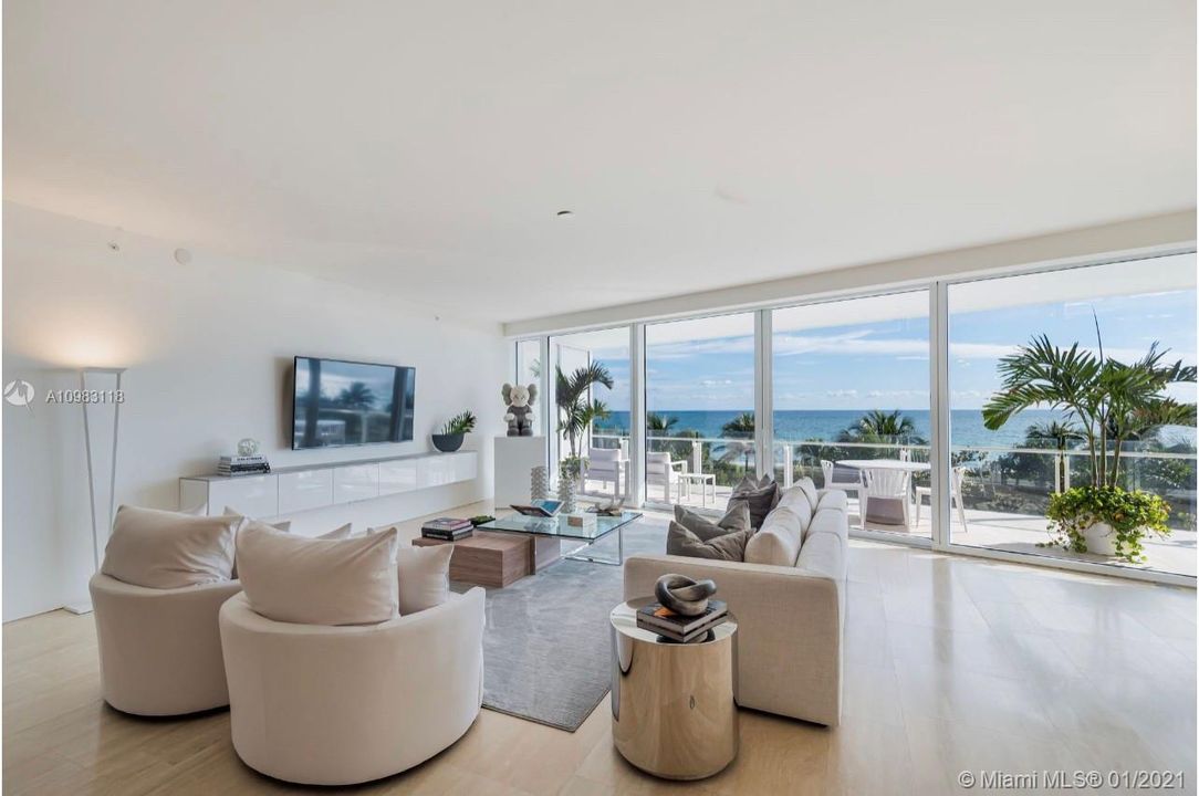 Recently Sold: $12,700,000 (4 beds, 5 baths, 3948 Square Feet)