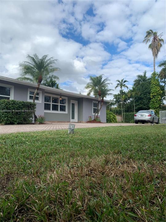Recently Sold: $1,199,000 (4 beds, 2 baths, 2354 Square Feet)