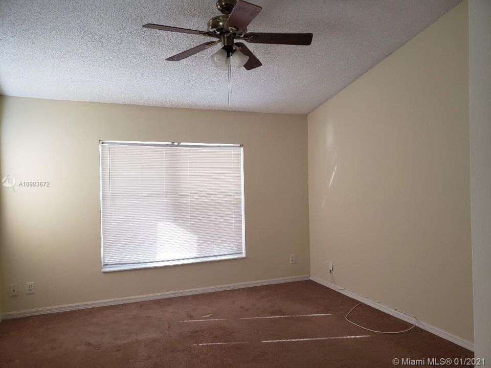 Recientemente alquilado: $2,400 (4 camas, 2 baños, 2034 Pies cuadrados)