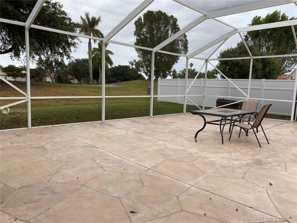 850 SQFT PATIO