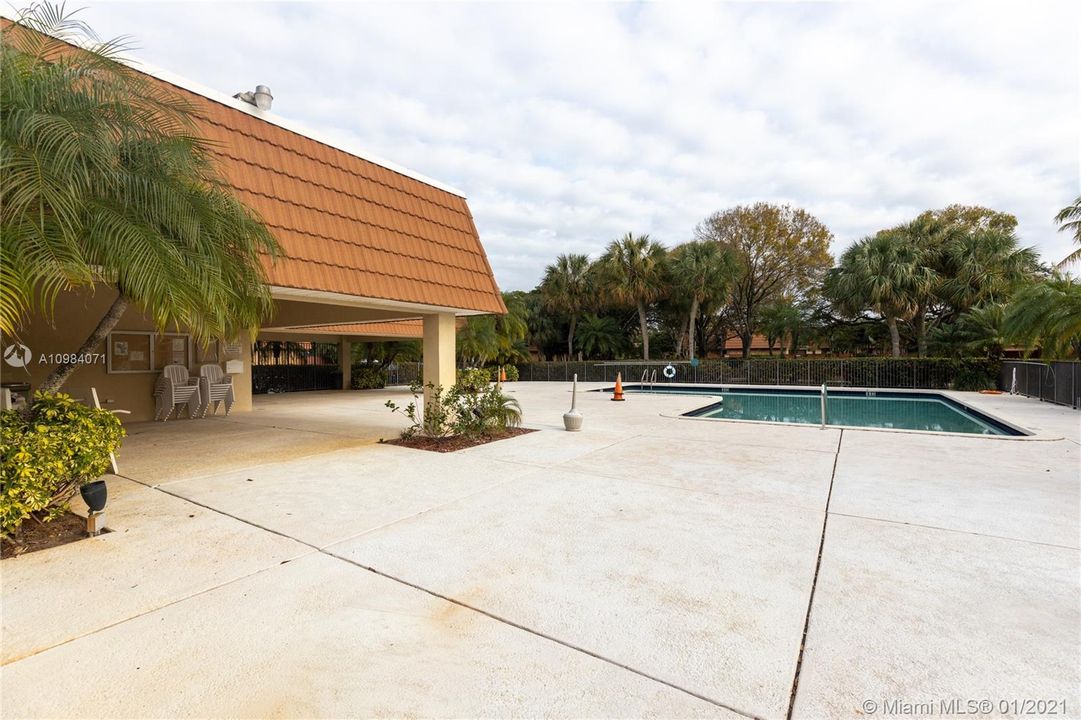 Recently Sold: $260,000 (2 beds, 2 baths, 1236 Square Feet)