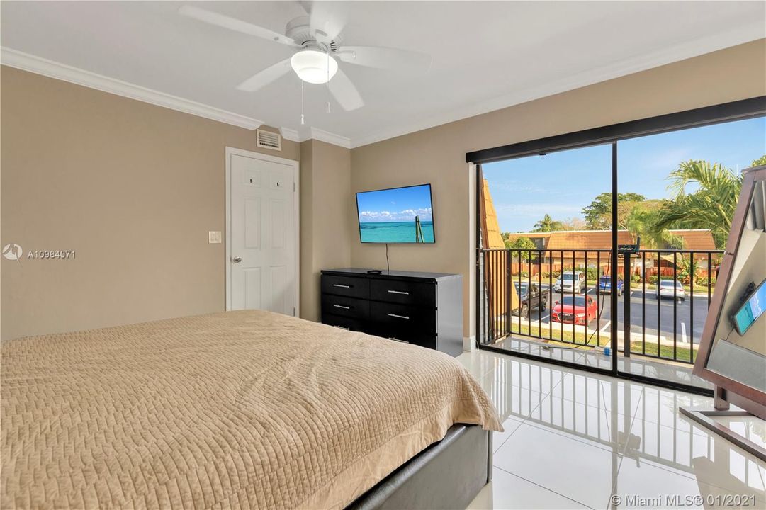 Recently Sold: $260,000 (2 beds, 2 baths, 1236 Square Feet)