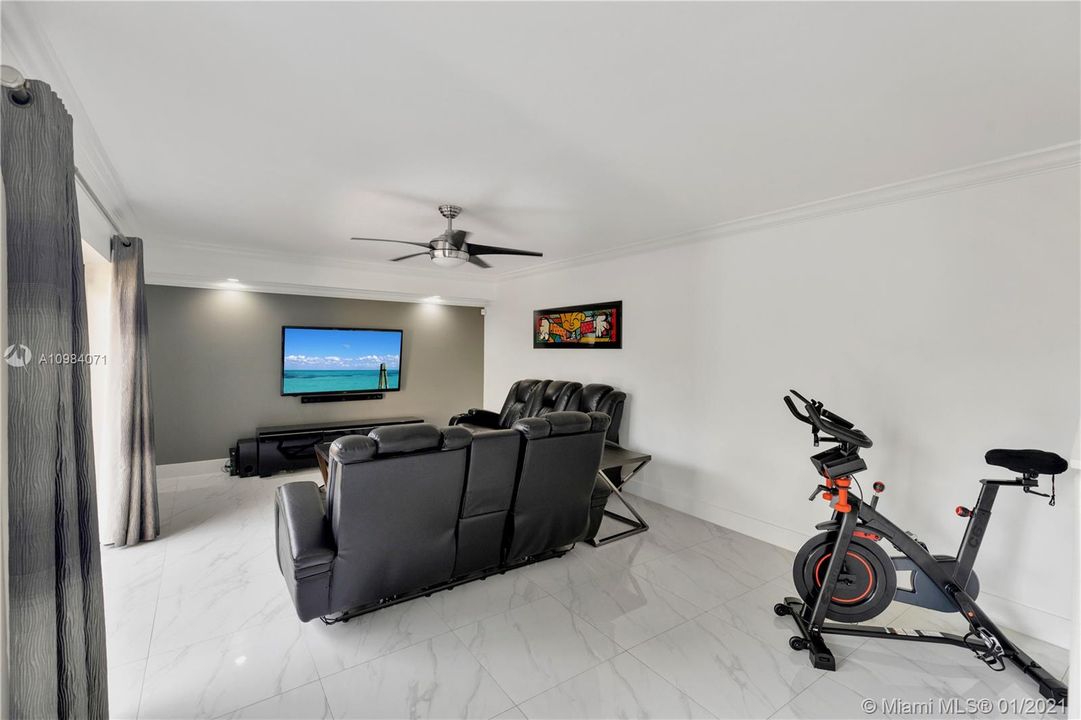 Recently Sold: $260,000 (2 beds, 2 baths, 1236 Square Feet)