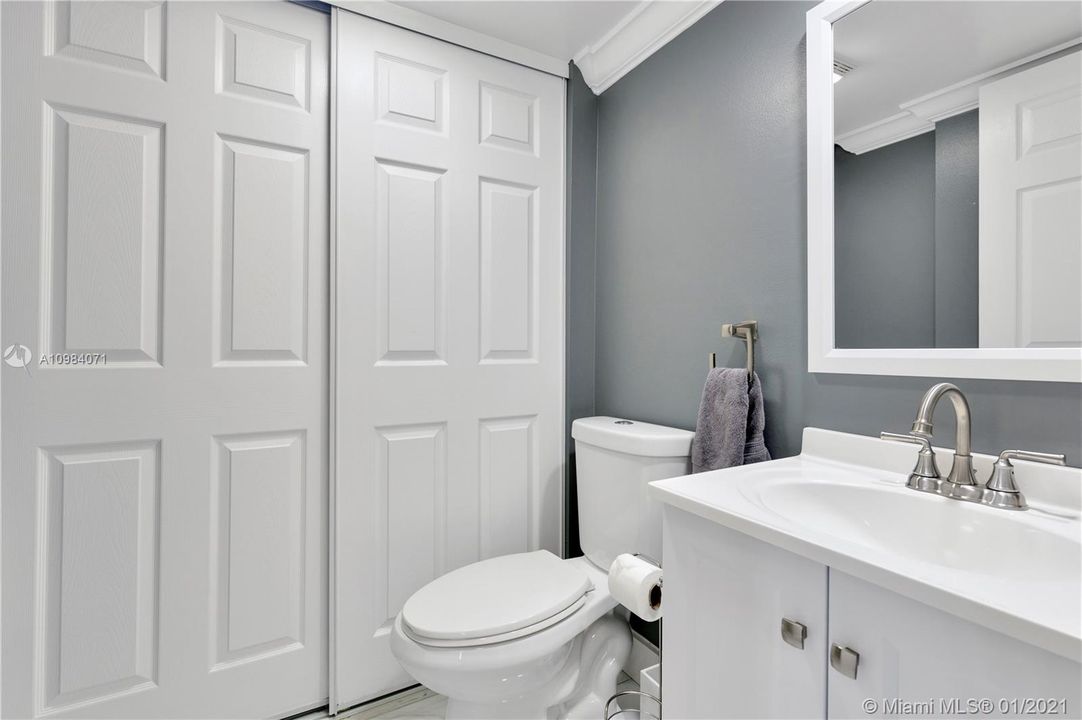 Recently Sold: $260,000 (2 beds, 2 baths, 1236 Square Feet)