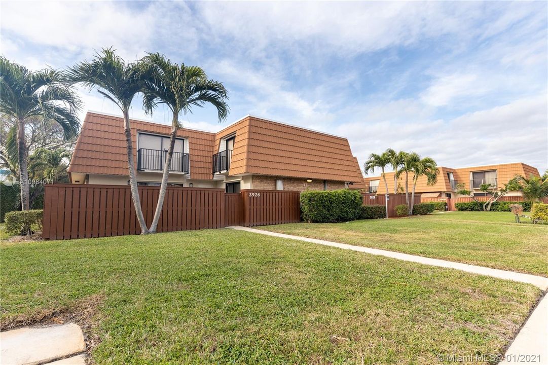 Recently Sold: $260,000 (2 beds, 2 baths, 1236 Square Feet)