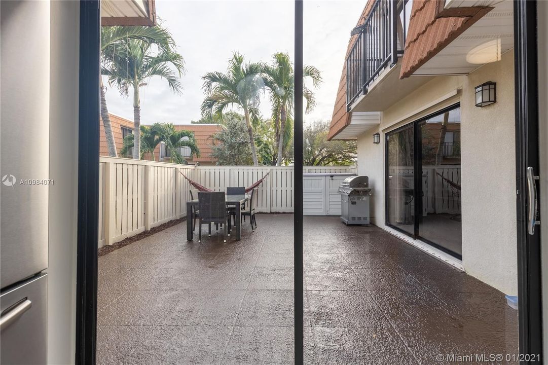 Recently Sold: $260,000 (2 beds, 2 baths, 1236 Square Feet)