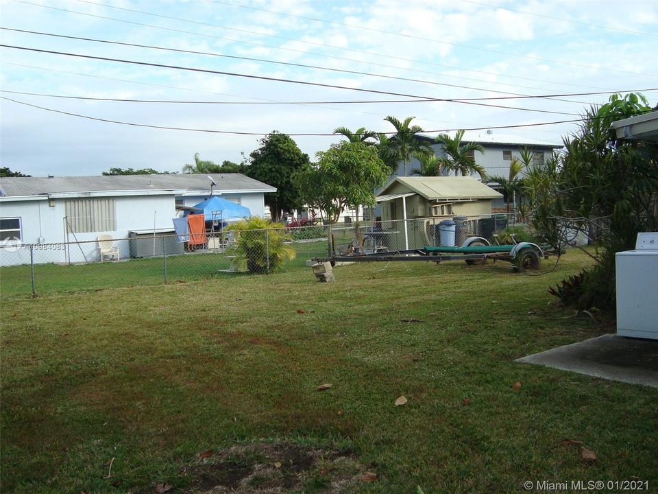 Recently Sold: $299,000 (4 beds, 2 baths, 1962 Square Feet)