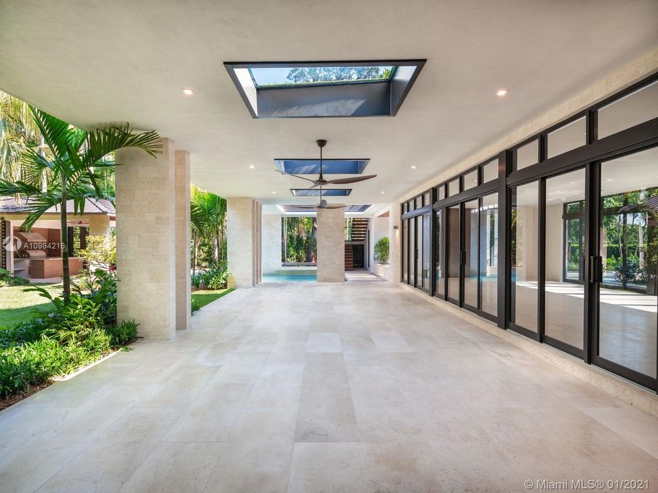Recently Sold: $6,995,000 (7 beds, 7 baths, 7103 Square Feet)