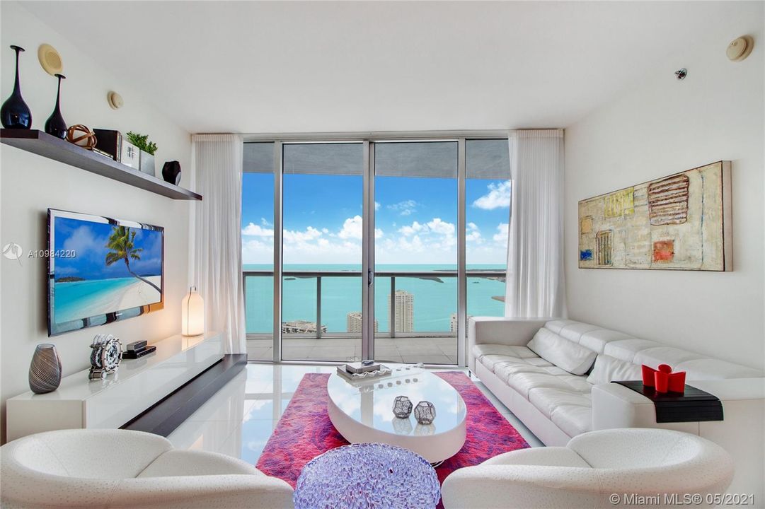 Recently Sold: $798,000 (2 beds, 2 baths, 1313 Square Feet)