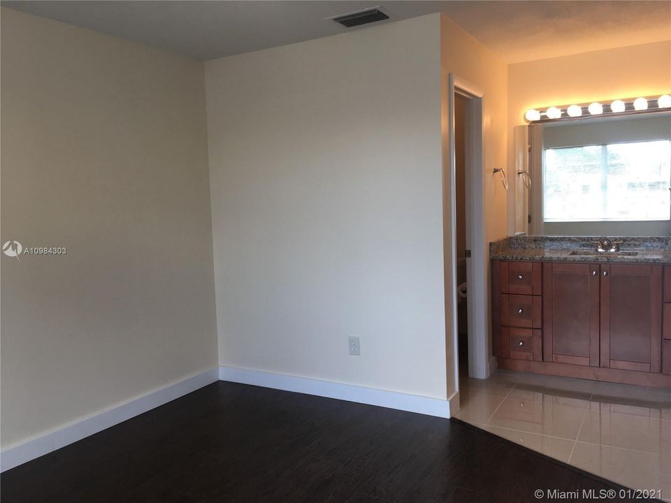 Недавно арендовано: $2,150 (3 спален, 2 ванн, 971 Квадратных фут)