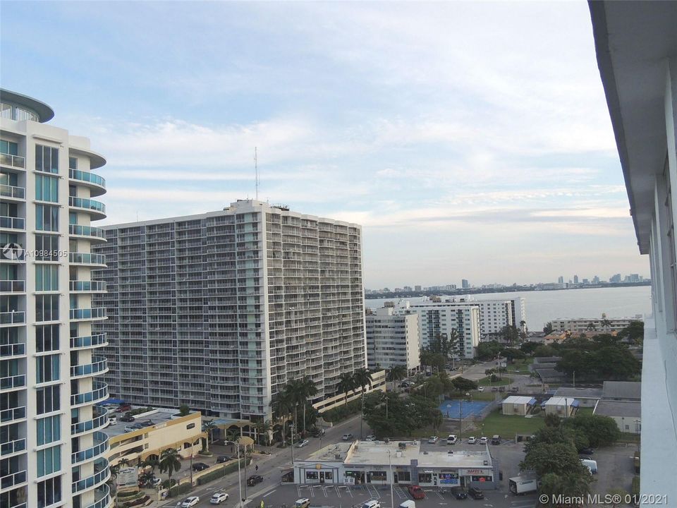 Recently Rented: $2,200 (2 beds, 2 baths, 1509 Square Feet)