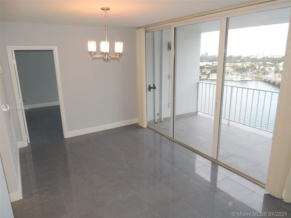 Recently Rented: $2,200 (2 beds, 2 baths, 1509 Square Feet)