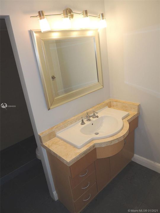 Recently Rented: $2,200 (2 beds, 2 baths, 1509 Square Feet)