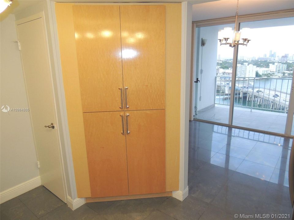 Recently Rented: $2,200 (2 beds, 2 baths, 1509 Square Feet)