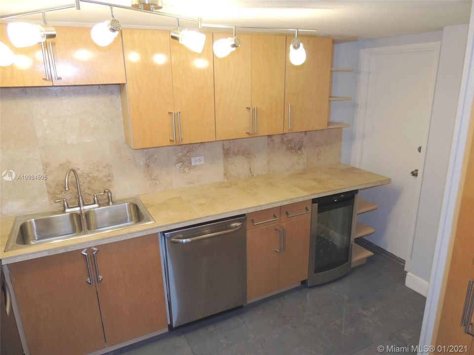 Recently Rented: $2,200 (2 beds, 2 baths, 1509 Square Feet)