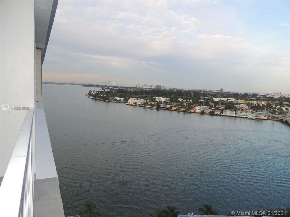 Recently Rented: $2,200 (2 beds, 2 baths, 1509 Square Feet)